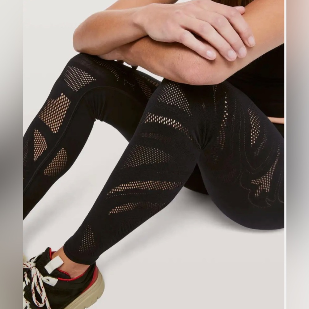 Lululemon Reveal Tight En Avante Black
